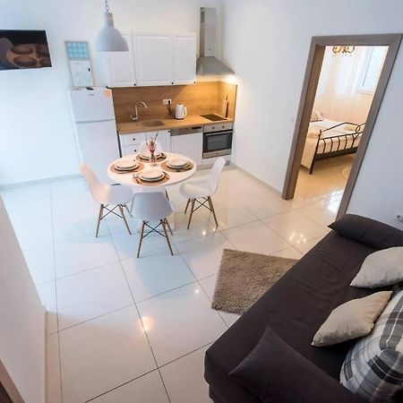 Apartman M&S 1 Kali, Otok Ugljan Appartamento Esterno foto