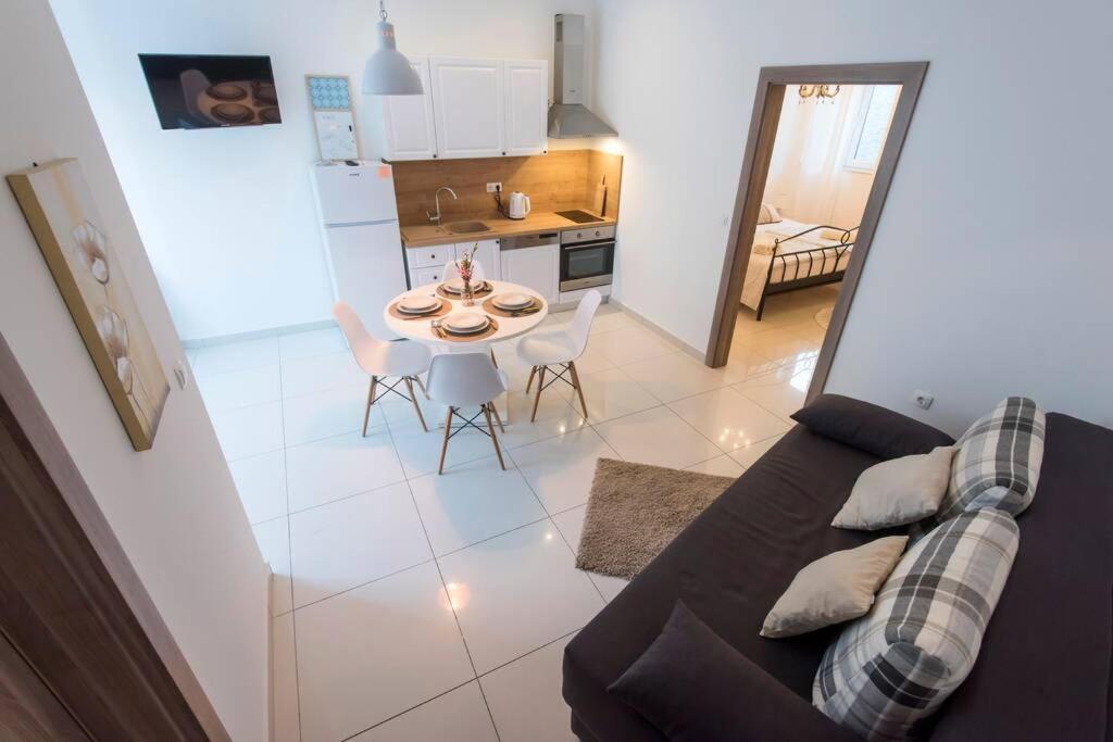 Apartman M&S 1 Kali, Otok Ugljan Appartamento Esterno foto
