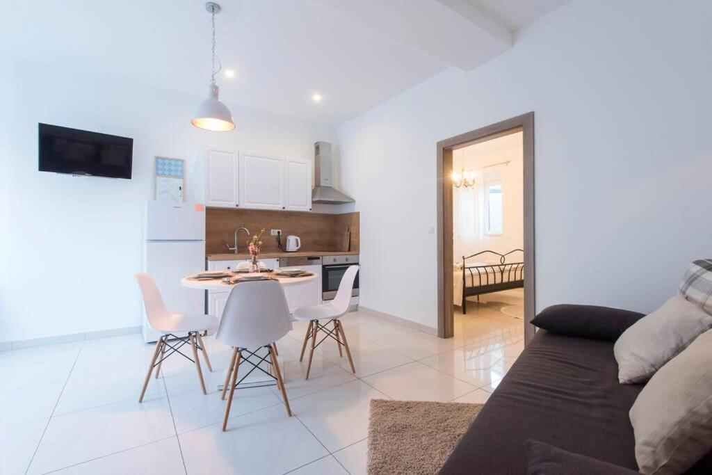 Apartman M&S 1 Kali, Otok Ugljan Appartamento Esterno foto