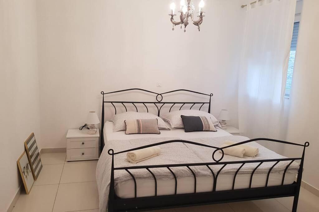 Apartman M&S 1 Kali, Otok Ugljan Appartamento Esterno foto
