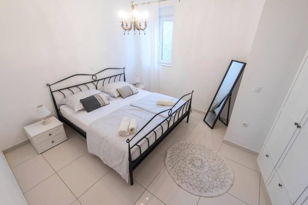 Apartman M&S 1 Kali, Otok Ugljan Appartamento Esterno foto